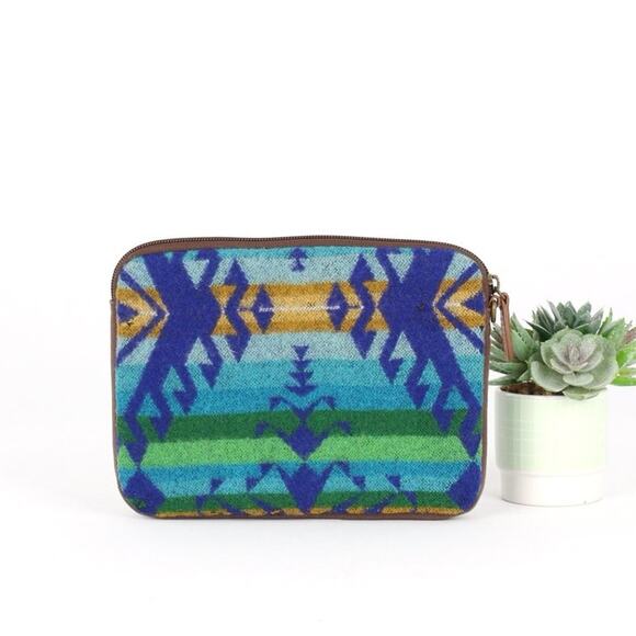 Pendleton Wool Pouch / Tablet Sleeve - Picture 2 of 6